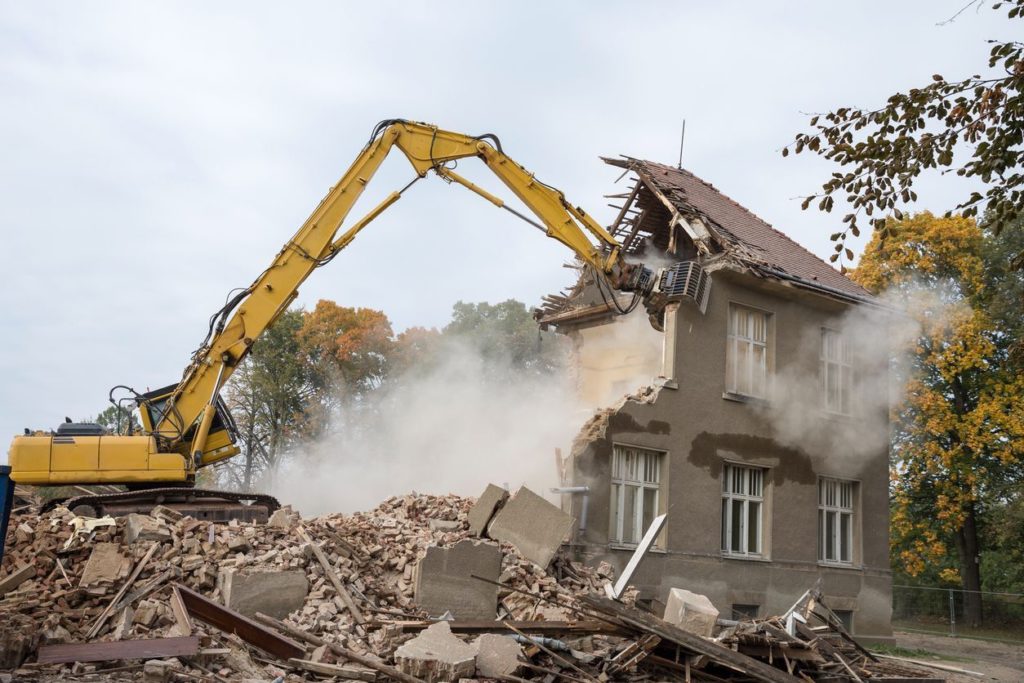 koszt wyburzenia starego domu